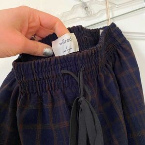 Aritzia Wilfred soleste plaid pants size small. Super comfy, flattering style